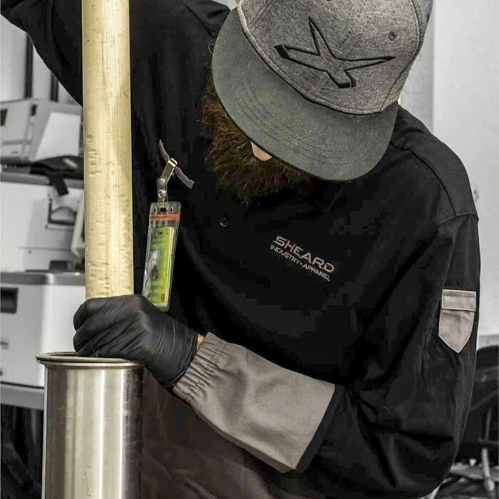 X-TEQ Pullover Lab Coat for Extraction Technicians - Image 3